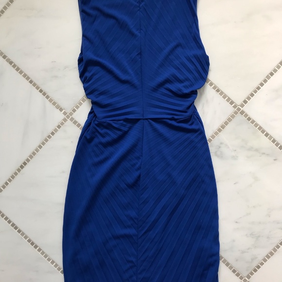HALSTON HERITAGE size 2 gorgeous blue dress - Picture 5 of 5